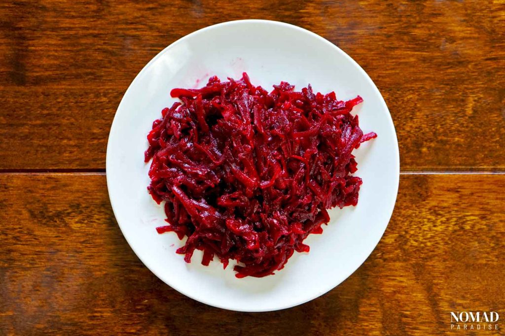 Borsch recipe step-by-step (grated cooked beets).
