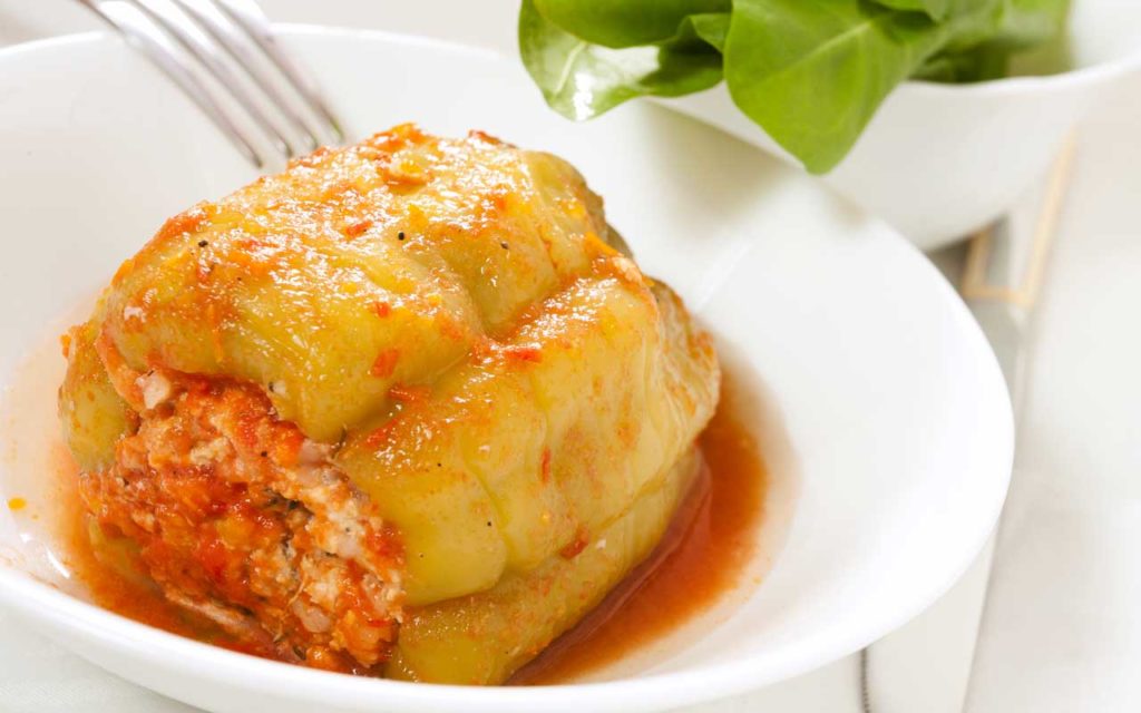 Albanian Food: Speca te mbushur me oriz – Green Bell Peppers Stuffed with Rice