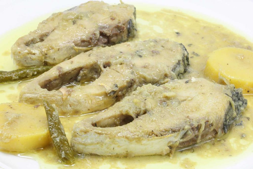 Bangladeshi Food: Shorshe Ilish (Hilsa Fish with Mustard Curry)
