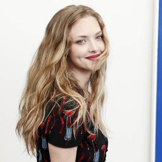 female celebrities with long hair