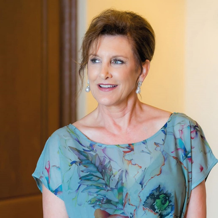 hairstyle for mother of the groom