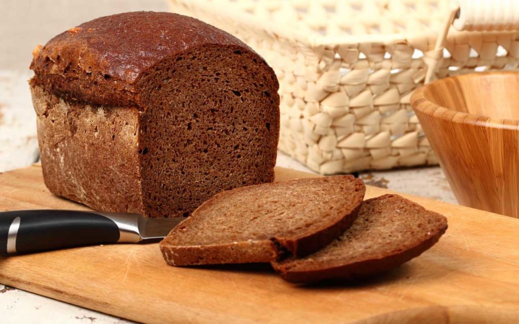 Lithuanian Food: Dark Bread (Juoda duona)