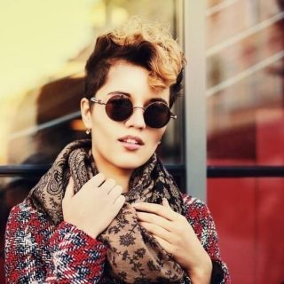messy pixie cut for women