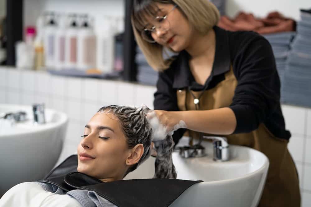 Reason Why You Need to Tip Your Hairdresser