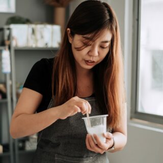 How To Remove Permanent Hair Dye With Baking Soda