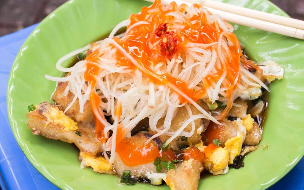 Vietnamese Food: Bột Chiên – Fried Rice Flour Cake with Eggs