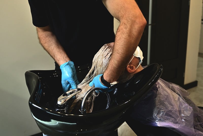 washing bleach damaged hair
