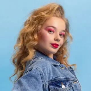 90s curly hairstyle
