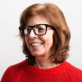 bob hairstyles for over 60 with glasses