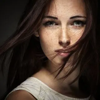 Brown Hairstyles For Green Eyes women