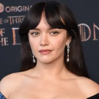 brunette actresses Under 30 - Olivia Cooke