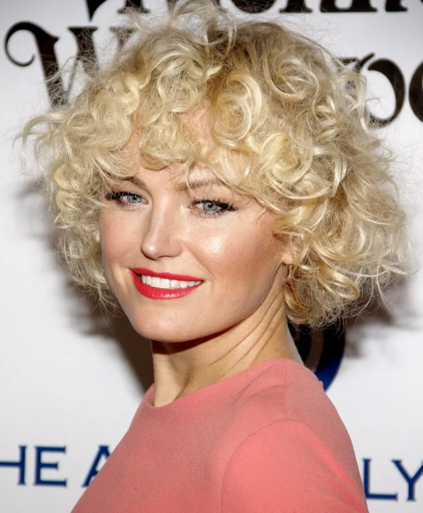 Celebrity With Short Hair- Malin Akerman