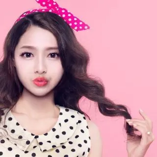 curly hairstyle for asian women