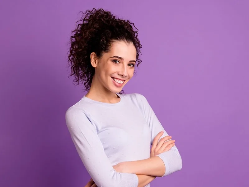 curly ponytail