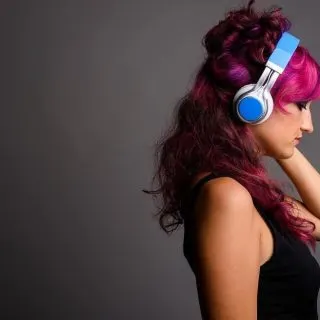 dark pink hair