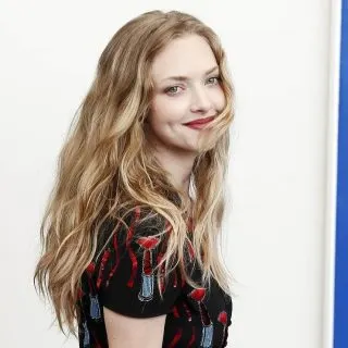 female celebrities with long hair