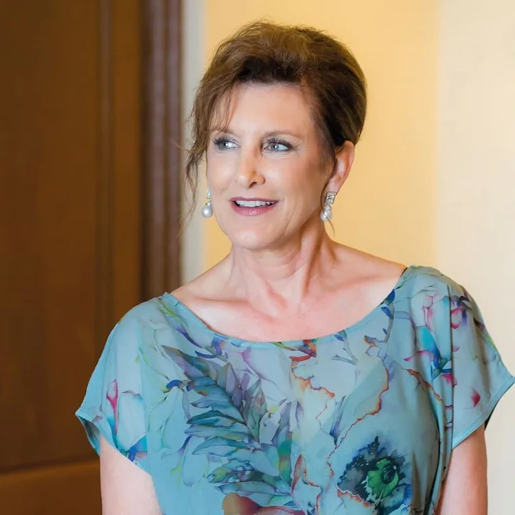 hairstyle for mother of the groom