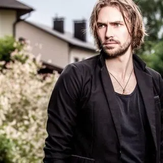 layered hairstyles for men