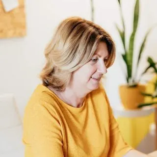 Layered Hairstyles for Women Over 50
