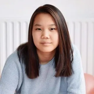 medium brown hair with highlights