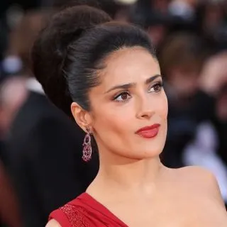 medium hairstyles for women over 40