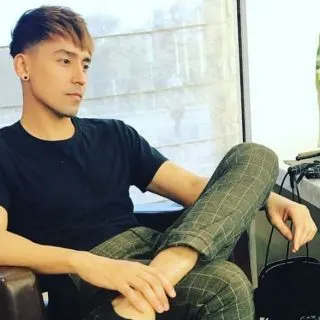 men's haircuts with bangs
