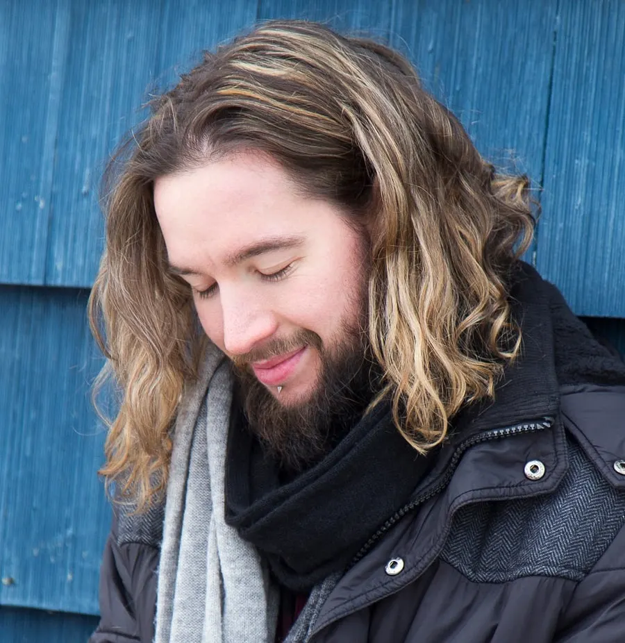 mens wavy long brown hair with blonde highlights