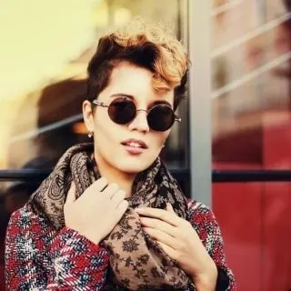 messy pixie cut for women