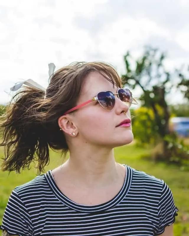 messy ponytail