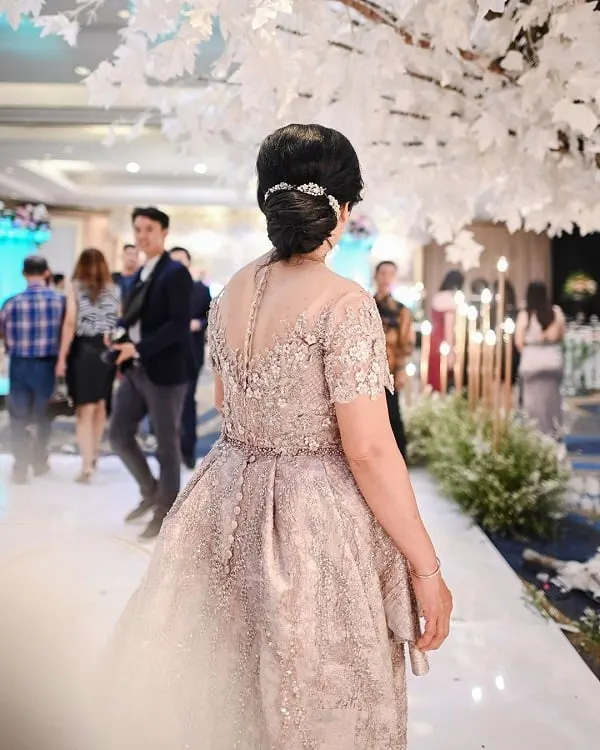 mother of the groom hairstyle for long hair