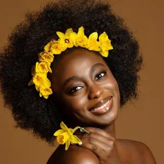 natural hairstyle with big forehead