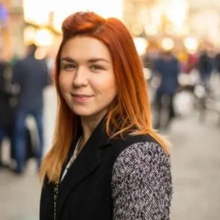 women with orange ombre hair
