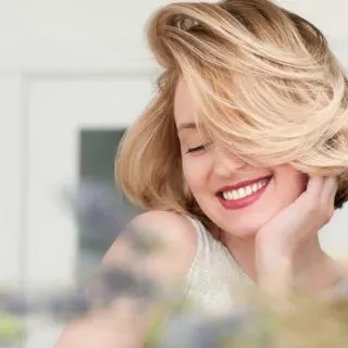 short hairstyle for thick wavy hair