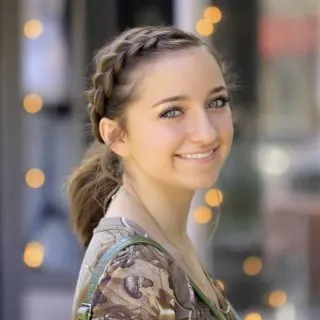 short ponytail hairstyle for girl