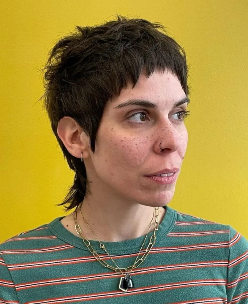 short shaggy mullet for women