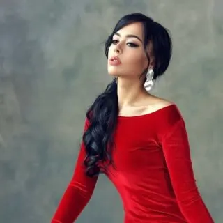 side part ponytail