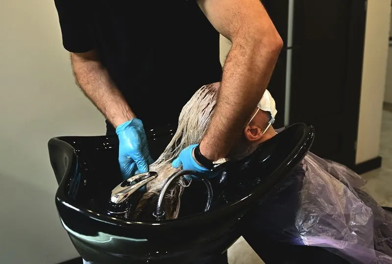 washing bleach damaged hair