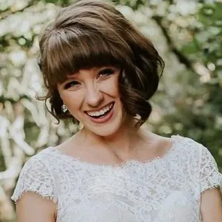 wavy bob with bangs