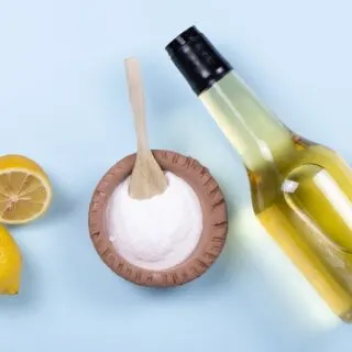 Removing Black Hair Dye With Baking Soda