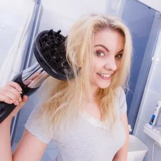 What Does A Diffuser Do To Straight Hair