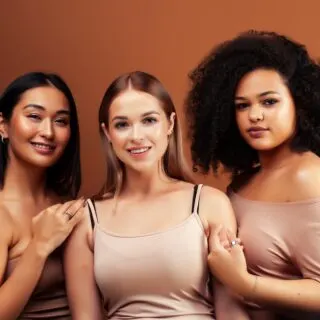 which ethnicity has the thickest and thinnest hair